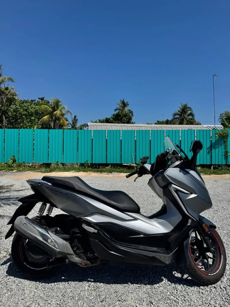 Honda Forza 300 2018 – Excellent Condition Maxi-Scooter for Sale