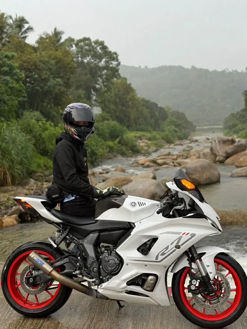 2023 Yamaha R7