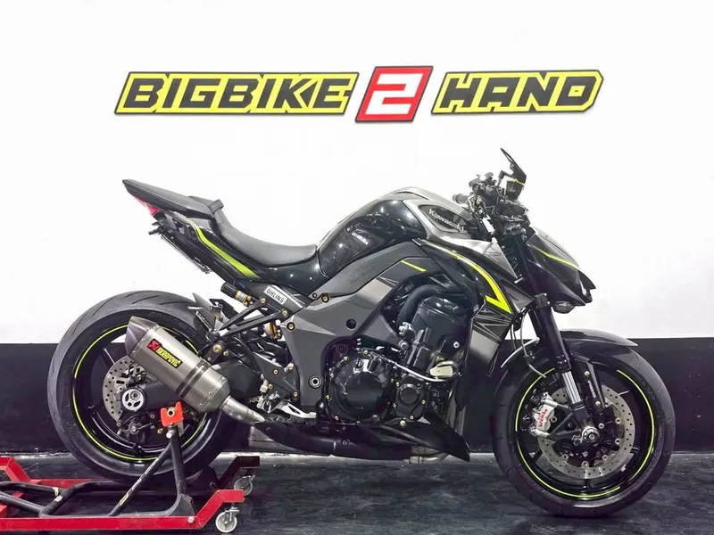 2017 Kawasaki Z1000R naked bike