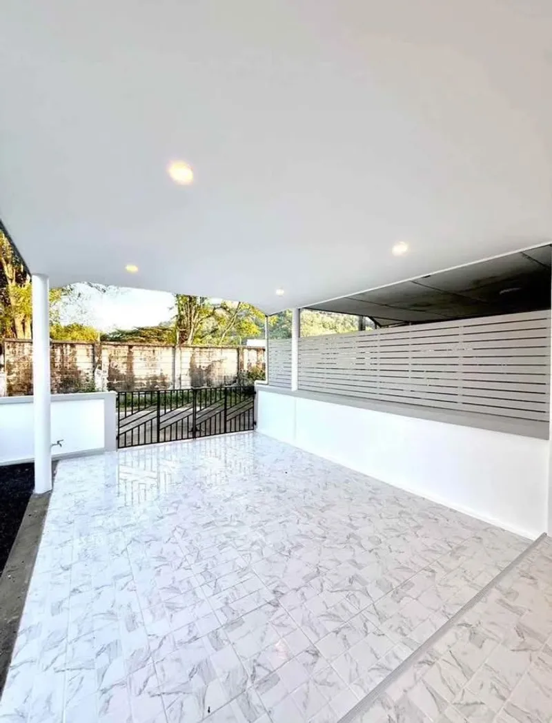 2 Bedrooms 1 Bathroom - House