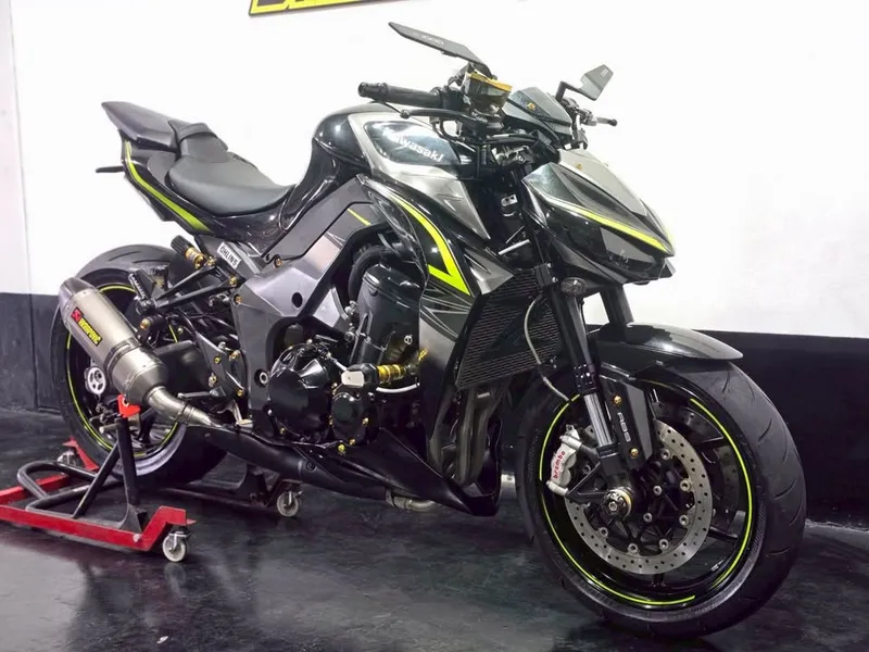 2017 Kawasaki Z1000R naked bike