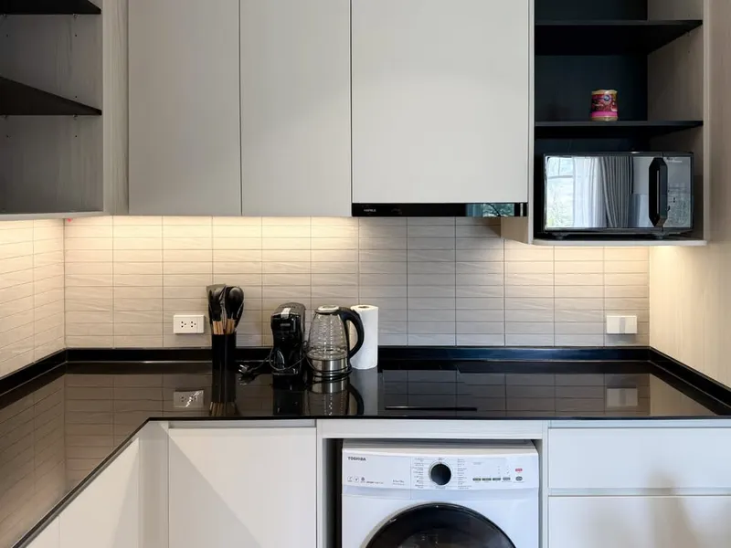 2 Beds 1 Bath Apartment