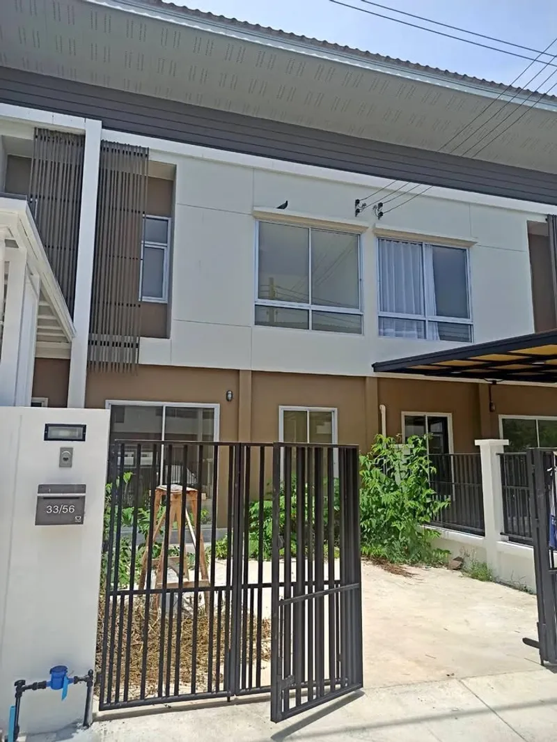 3 ห้องนอน 2 ห้องน้ำ บ้านทาวน์เฮาส์