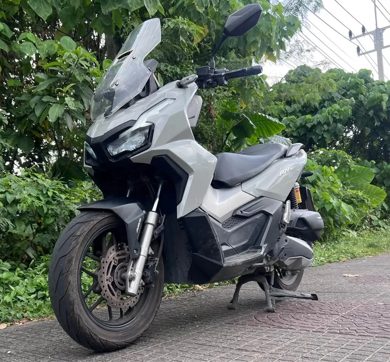 Honda ADV 160 scooter rental