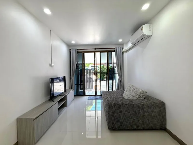 2 Bedrooms 1 Bathroom Townhouse for Rent