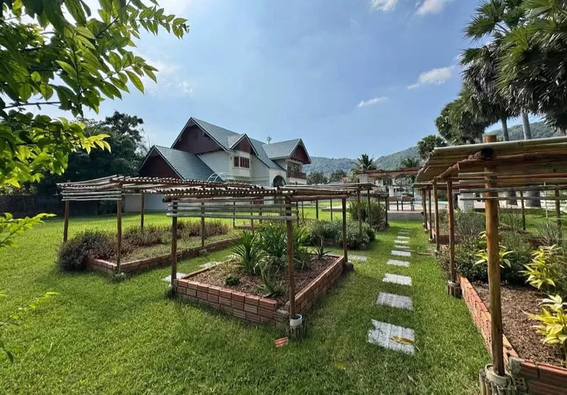 5 спален 6 ванных комнат - Дом