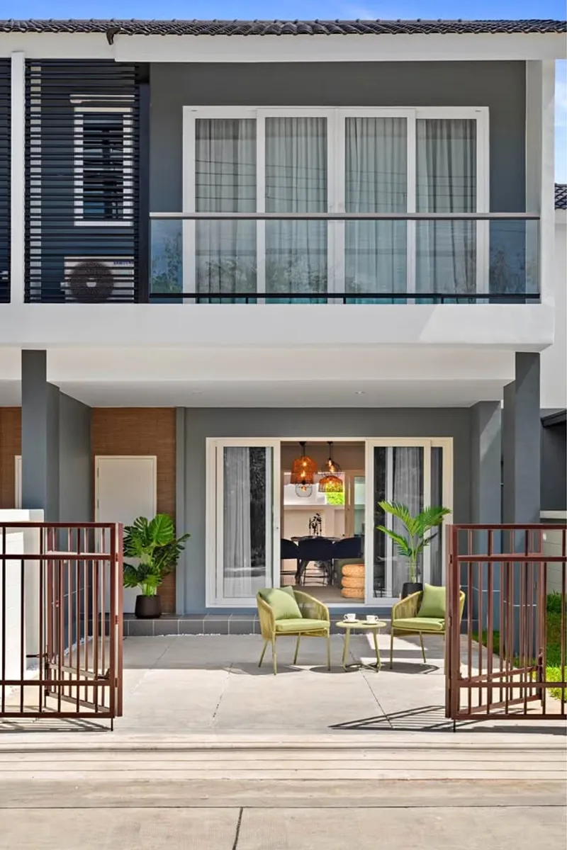 3-bedroom, 3-bathroom Townhouse for Sale