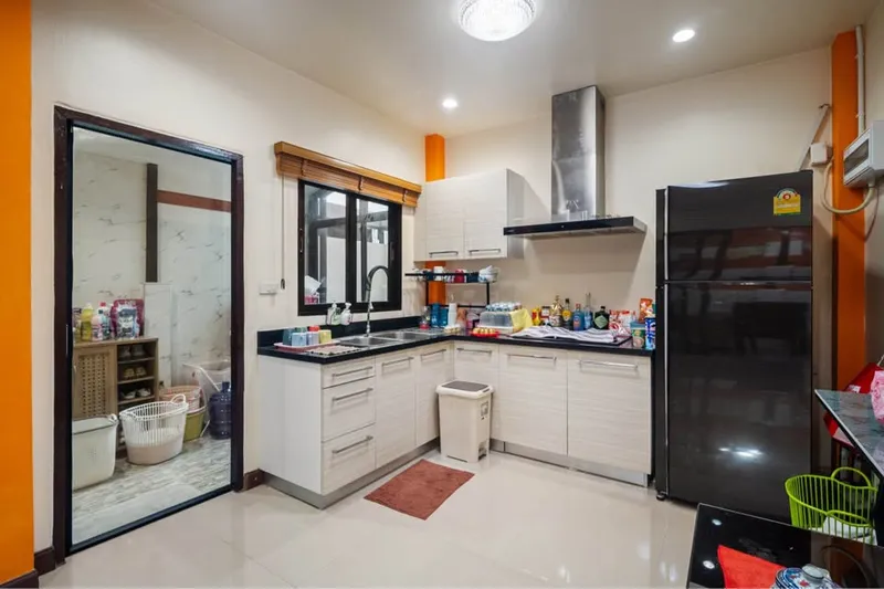 House for Sale in Classic Thai Style!