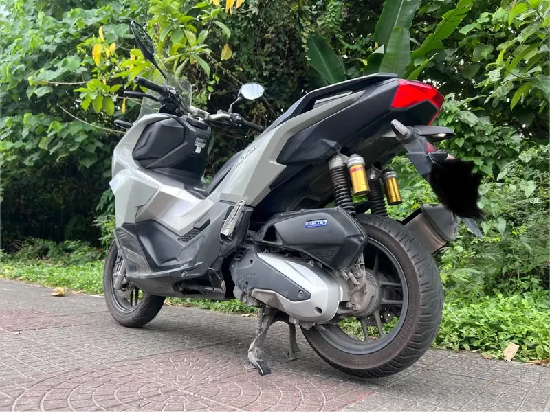 Honda ADV 160 scooter rental