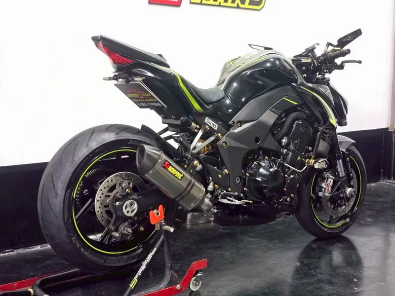 2017 Kawasaki Z1000R naked bike