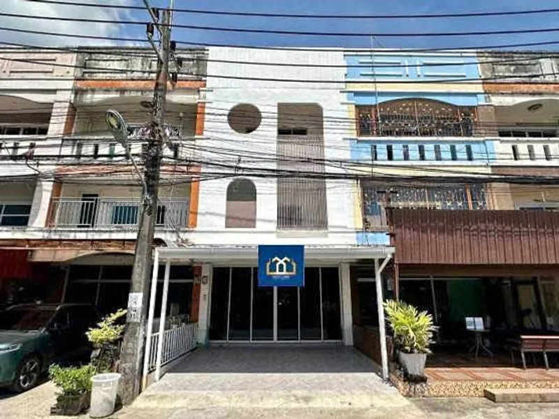 ทาวน์เฮาส์หลังบ้านที่ได้รับการปรับปรุง - ภูเก็ต (ฉลอง)