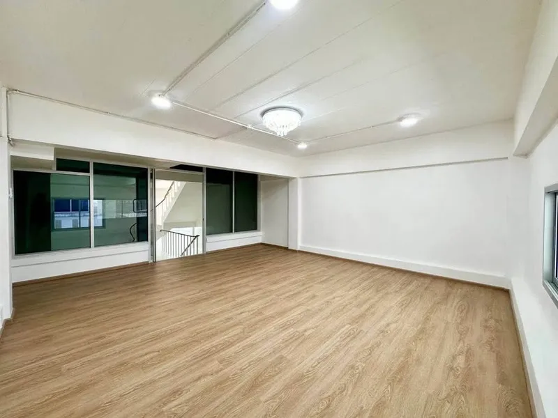 ทาวน์เฮาส์หลังบ้านที่ได้รับการปรับปรุง - ภูเก็ต (ฉลอง)