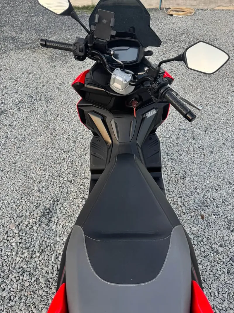 2022 Aprilia SR GT 200 MINT