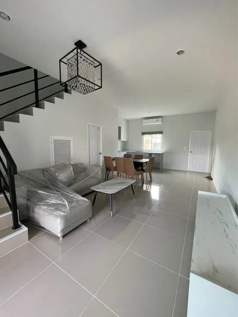 3 bedroom 3 bathroom townhouse