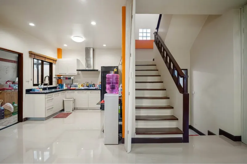 House for Sale in Classic Thai Style!