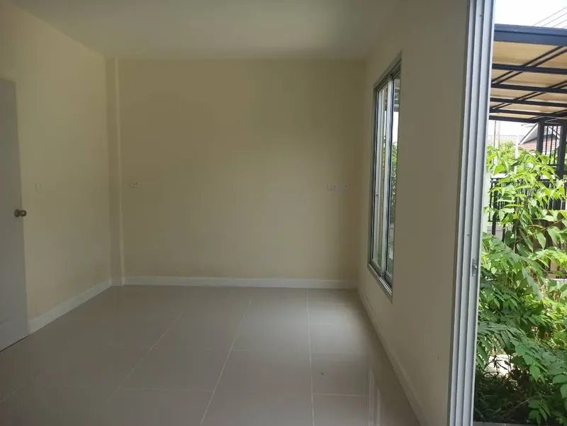 3 ห้องนอน 2 ห้องน้ำ บ้านทาวน์เฮาส์