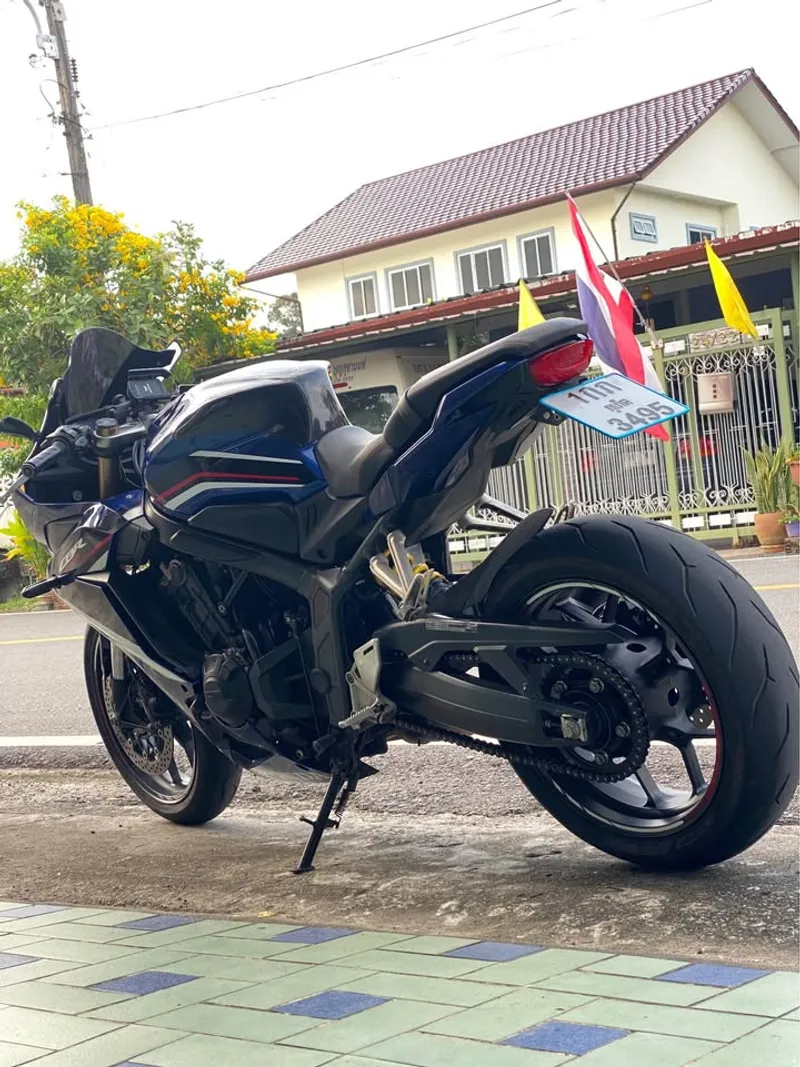 2022 Honda CBR650R Blue