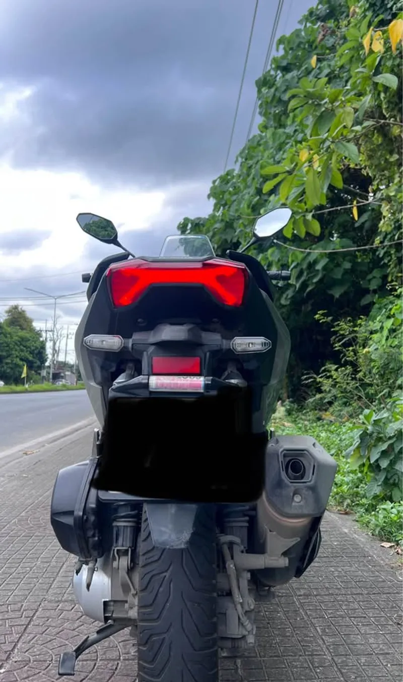 Honda ADV 160 scooter rental