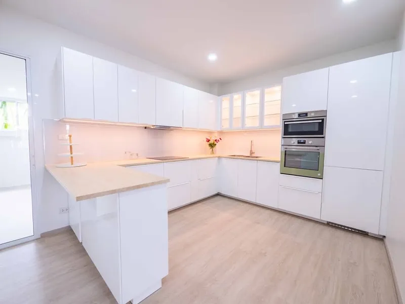 3 Bedrooms 3 Bathrooms Townhouse