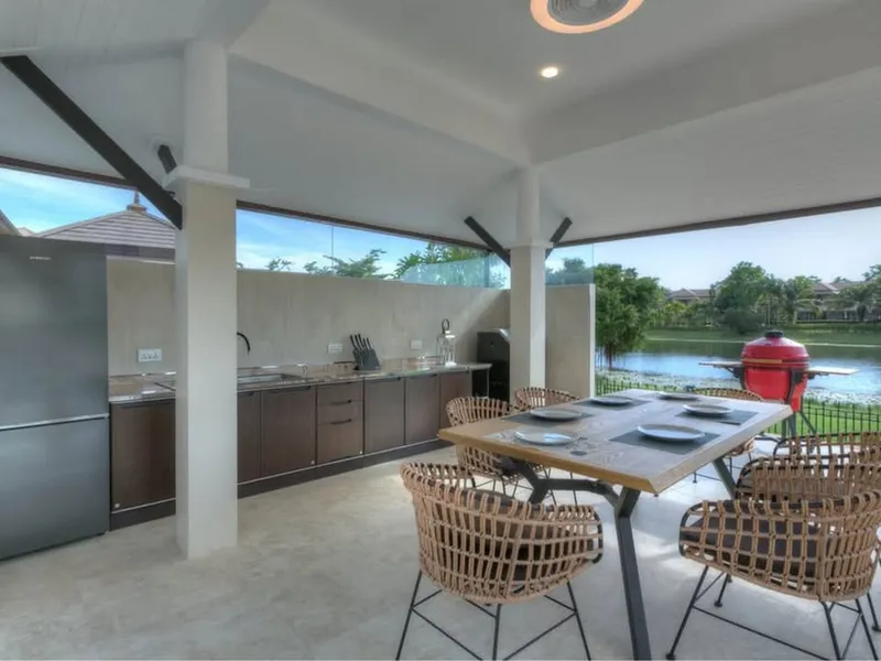 4 спальни 5 ванных комнат Дом