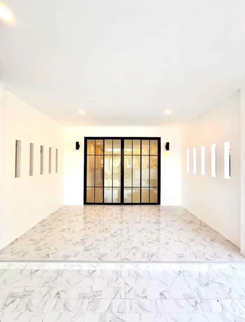 2 Bedrooms 1 Bathroom - House