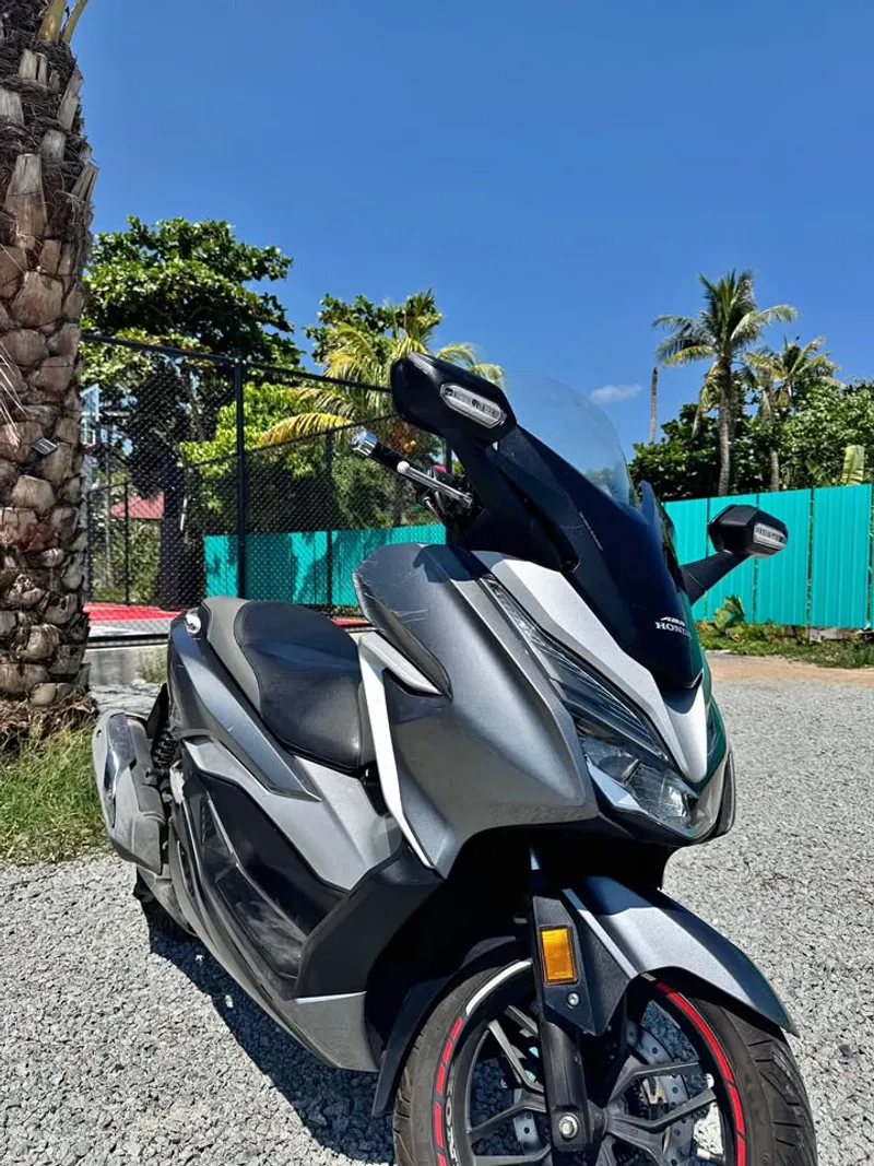Honda Forza 300 2018 – Excellent Condition Maxi-Scooter for Sale