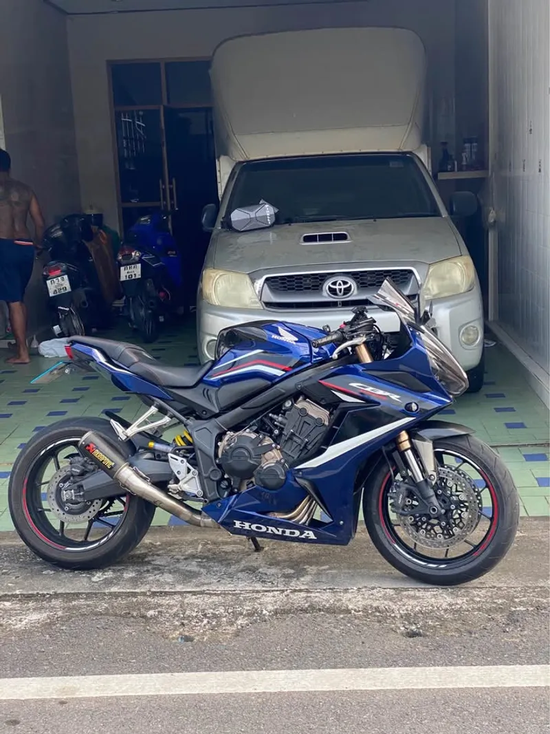 2022 Honda CBR650R Blue