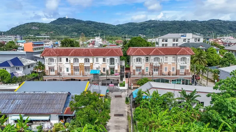 3 Bedrooms 3 Bathrooms Townhouse