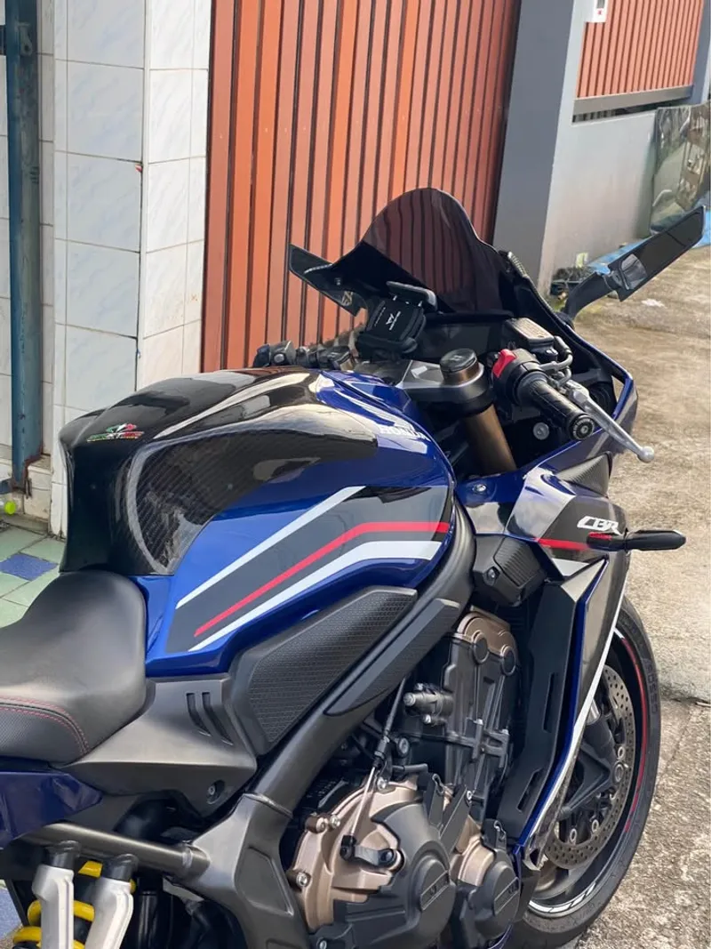 2022 Honda CBR650R Blue