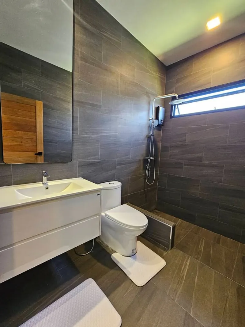 4 спальни 2 ванные Дом