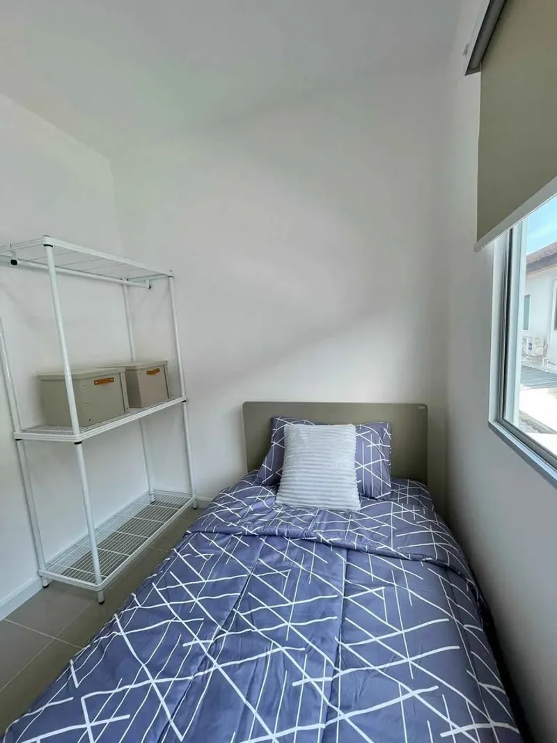 3 Bedroom 2 Bathroom Fully Furnished Townhouse for Rent