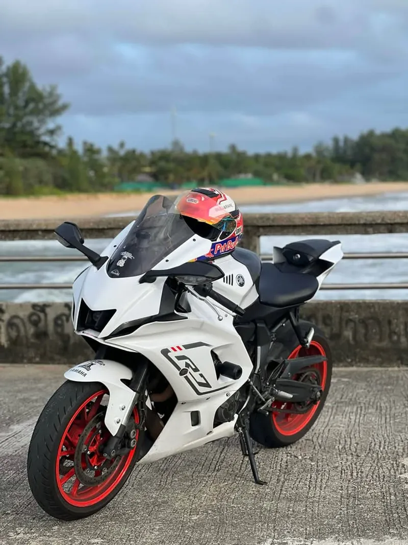 2023 Yamaha R7