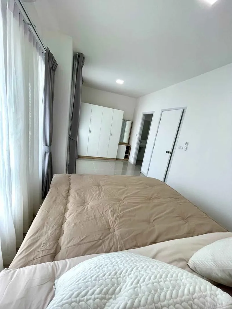 3 Bedroom 2 Bathroom Fully Furnished Townhouse for Rent