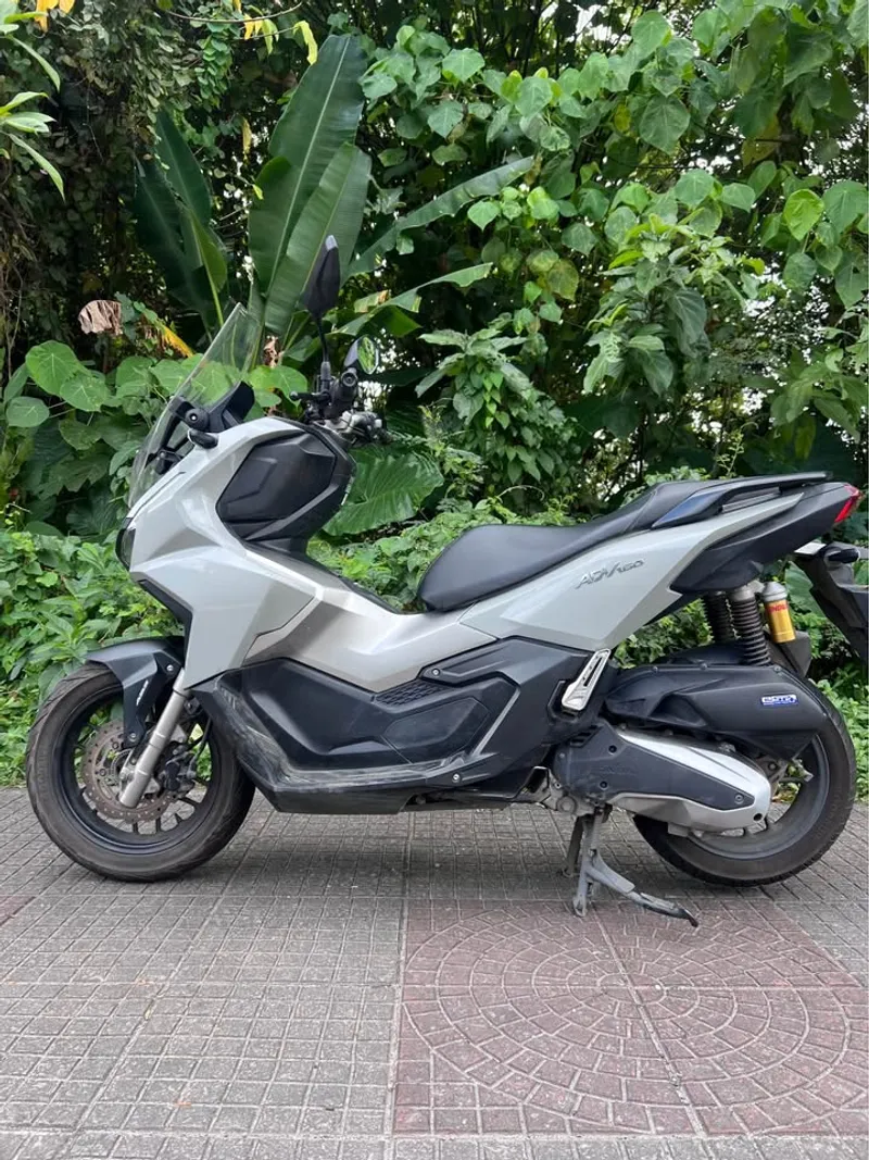 Honda ADV 160 scooter rental