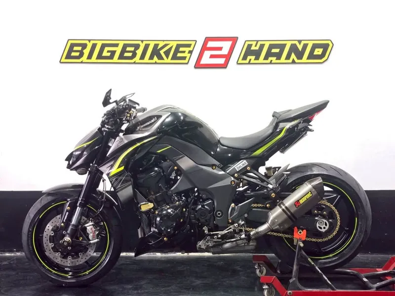 2017 Kawasaki Z1000R naked bike