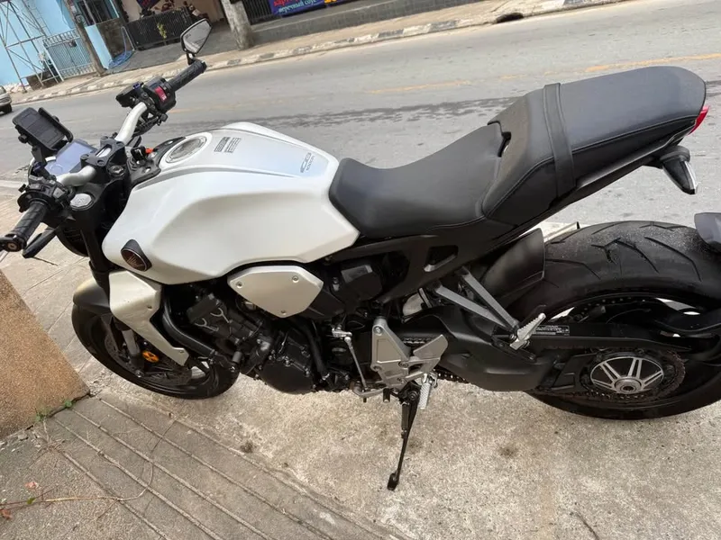 ฮอนด้า CB 1000 RR ให้เช่า