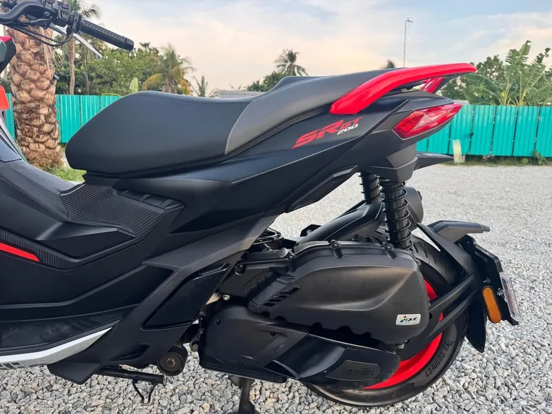 2022 Aprilia SR GT 200 MINT